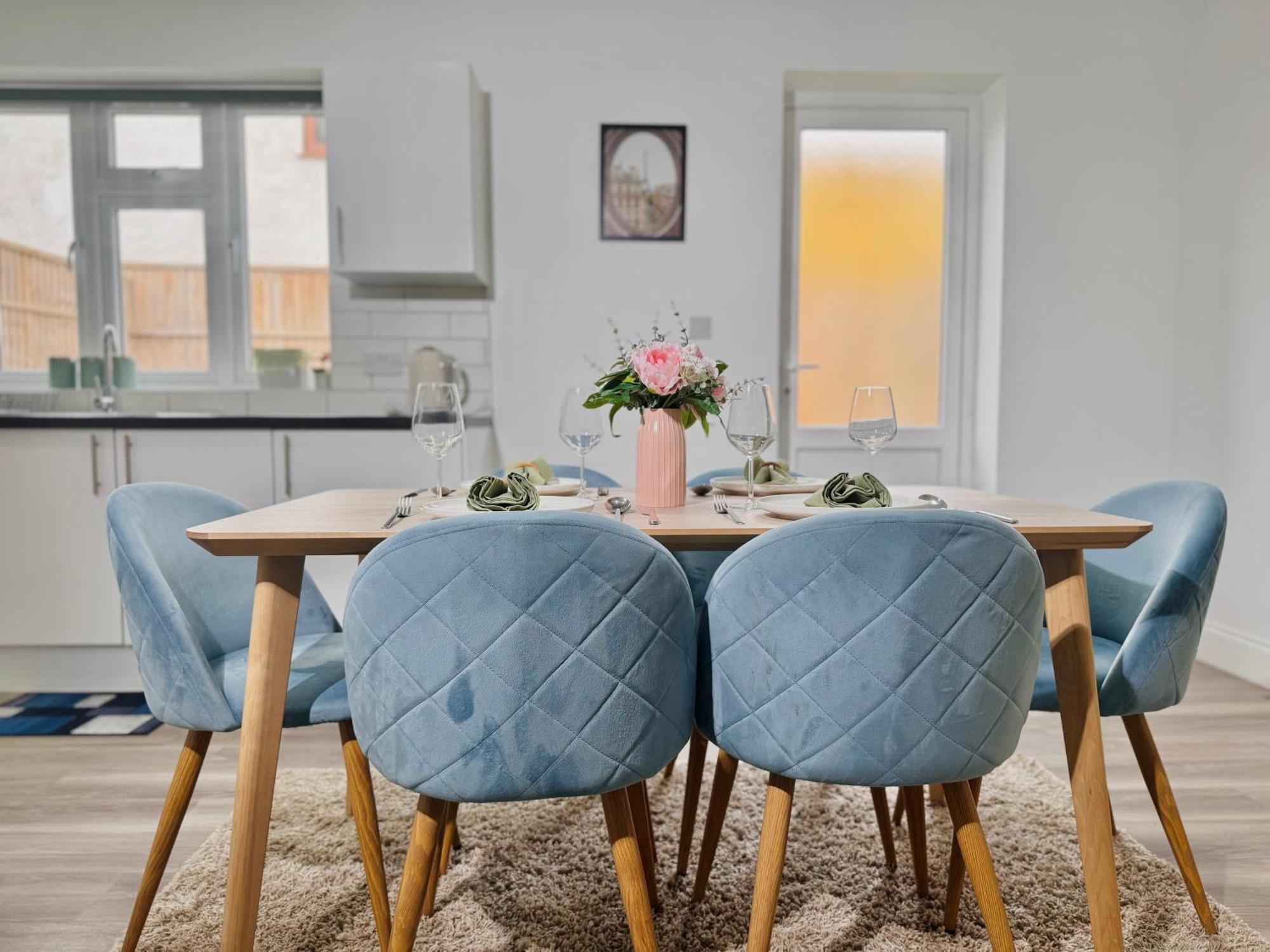 Cosy 1-Bed Flat 30Min To Central London & Parking 외부 사진