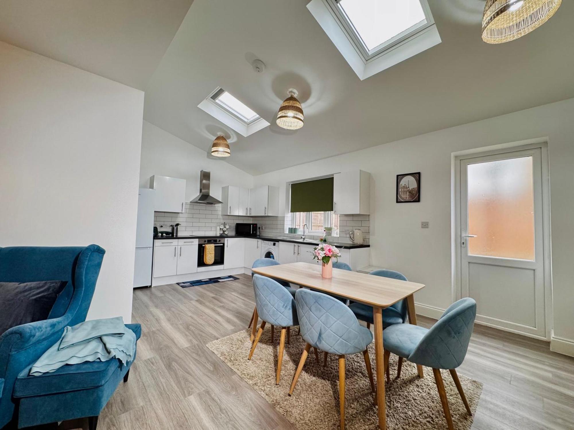 Cosy 1-Bed Flat 30Min To Central London & Parking 외부 사진